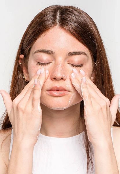 Ніжний очищувач для обличчя Transparent Lab Rose Calming Cleanser ph 5.5 TL01 фото