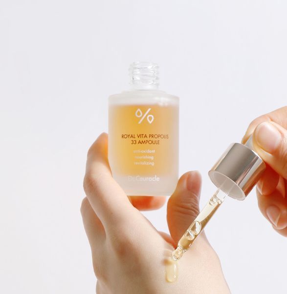 Ампульна сироватка з екстрактом прополісу Dr. Ceuracle Royal Vita Propolis 33 Ampoule DC02 фото