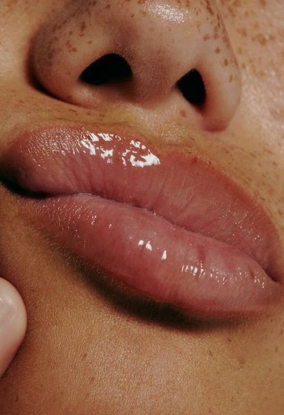 Тріо прозорих пептидних бальзамів для губ Rhode Peptide Lip Treatments SS16 фото