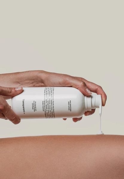Розгладжуючий лосьйон для тіла з AHA-кислотами Transparent Lab AHA Smoothing Body Lotion TL27 фото
